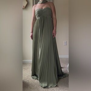 Elegant Olive Green Strapless Dress with Scarf